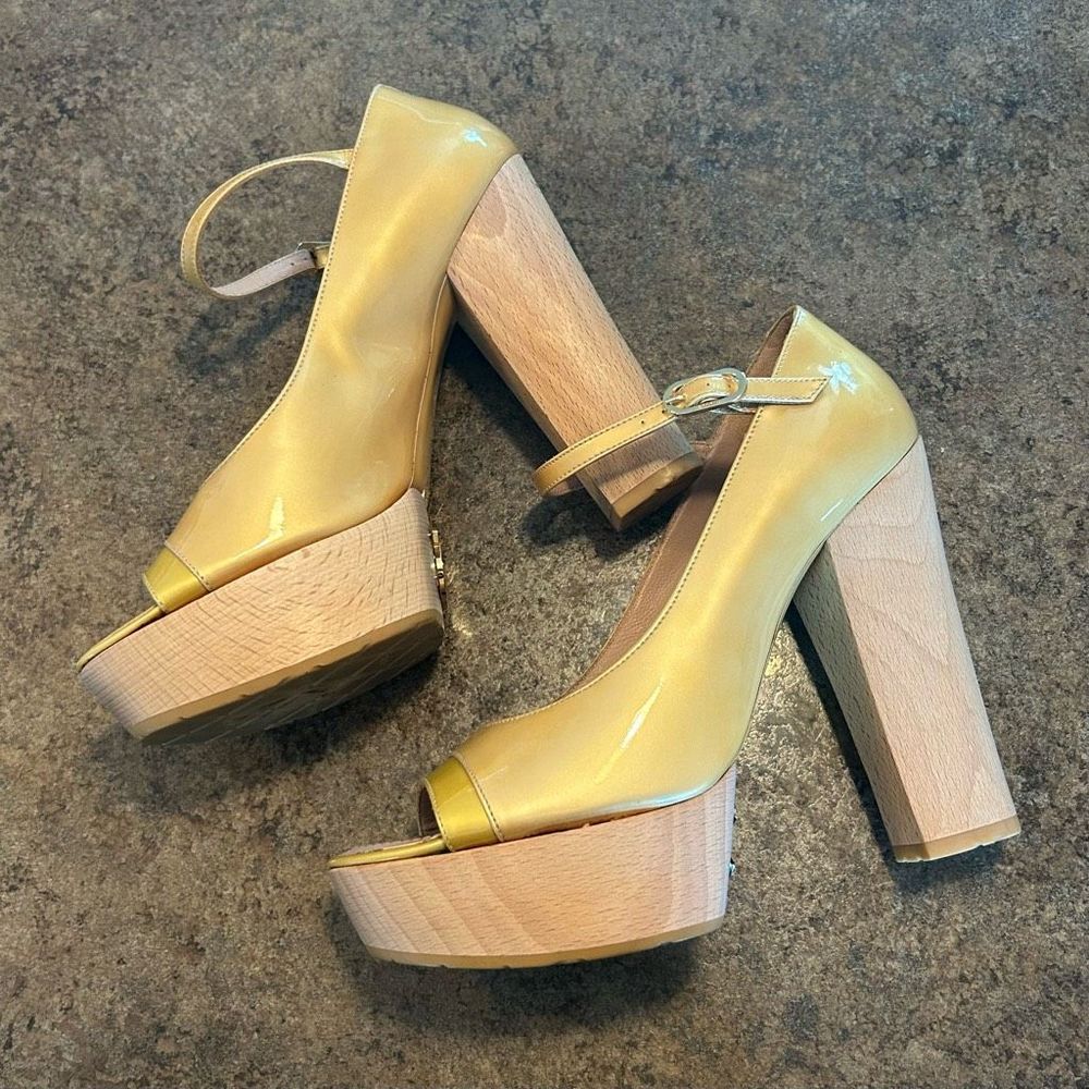 CHANEL Yellow Patent Leather Platform Sandals with Wood Block Heel